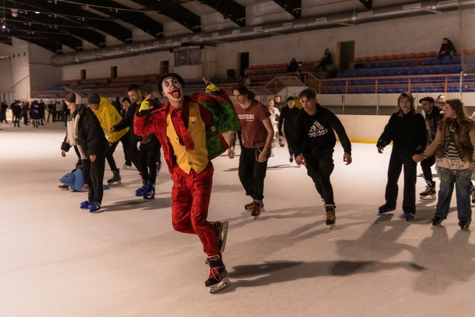 Łódź. Halloween na lodowisku Bombonierka w Łodzi. Królestwo duchów i zjaw na lodzie