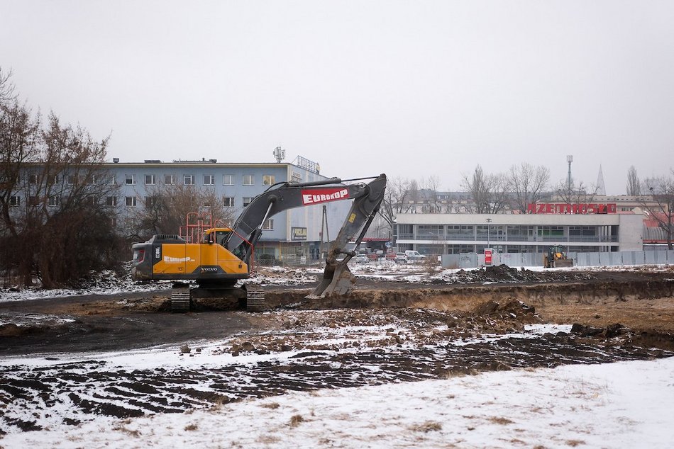 Łódź. Pierwsze koparki na budowie przy Pabianickiej