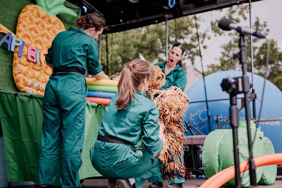 Łódź. Miejski Dzień Dziecka 2025 w Łodzi. Majka Jeżowska, dmuchańce i pokazy [ZDJĘCIA]