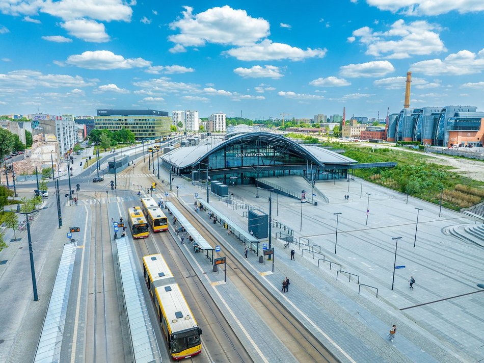 Łódź. Węzły przesiadkowe w Łodzi. MPK Łódź, pociągiem, a może rowerem miejskim? Podróżuj jak ci wygodnie!