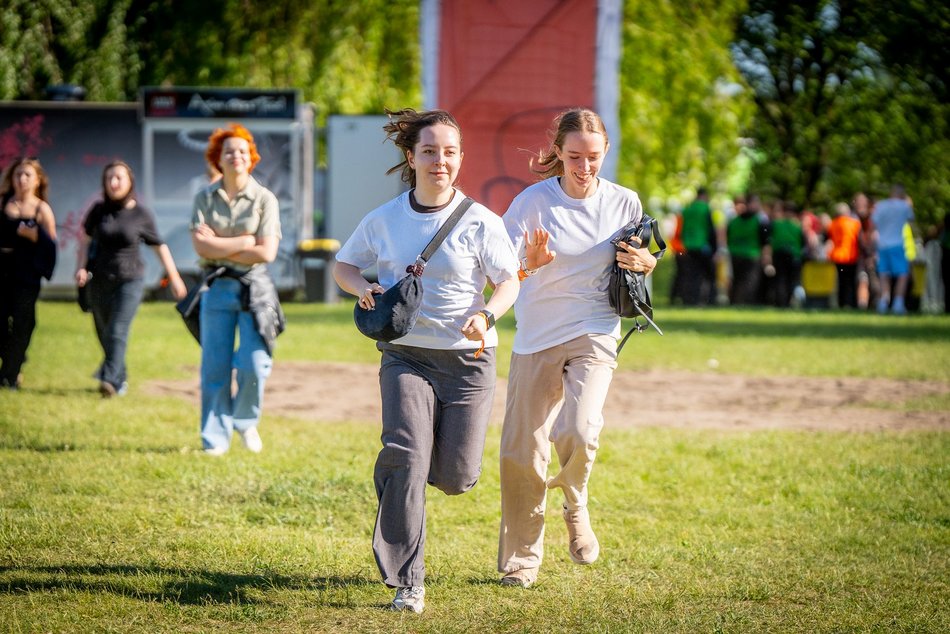Łódź. Tłumy na Juwenaliach 2026 w Łodzi. Byłeś/aś pierwszego dnia? Znajdź się na zdjęciach!