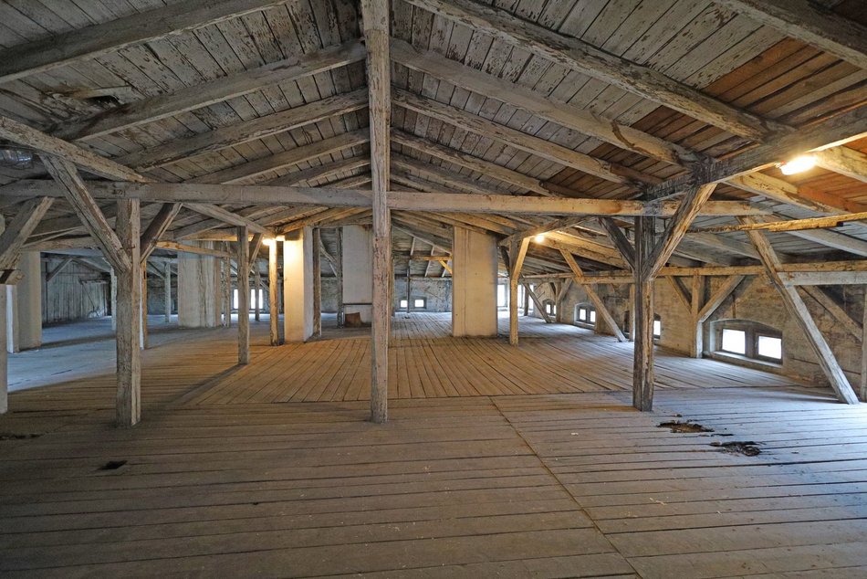 Kamienica z motylem na sprzedaż! Za ile wystawili budynek dawnego Pewexu?