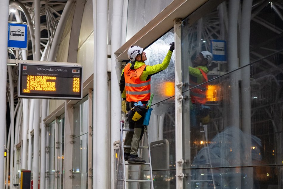 Stajnia Jednorożców w Łodzi wymyta na błysk! Zobacz te prace na wysokościach