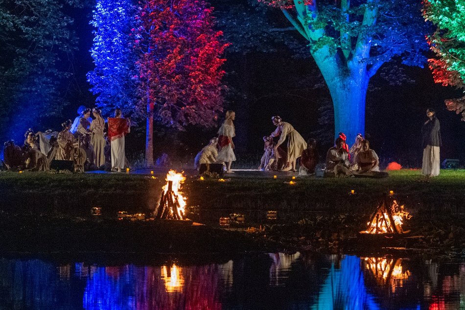 Łódź. Noc Świętojańska w Ogrodzie Botanicznym w Łodzi