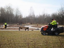 Łódź. Wiosenne porządki w Parku na Janowie. Tak Łódź dba o zieleń po zimie!