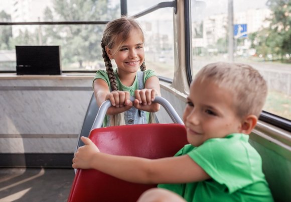 Łódź. Dzieci w Tramwaju