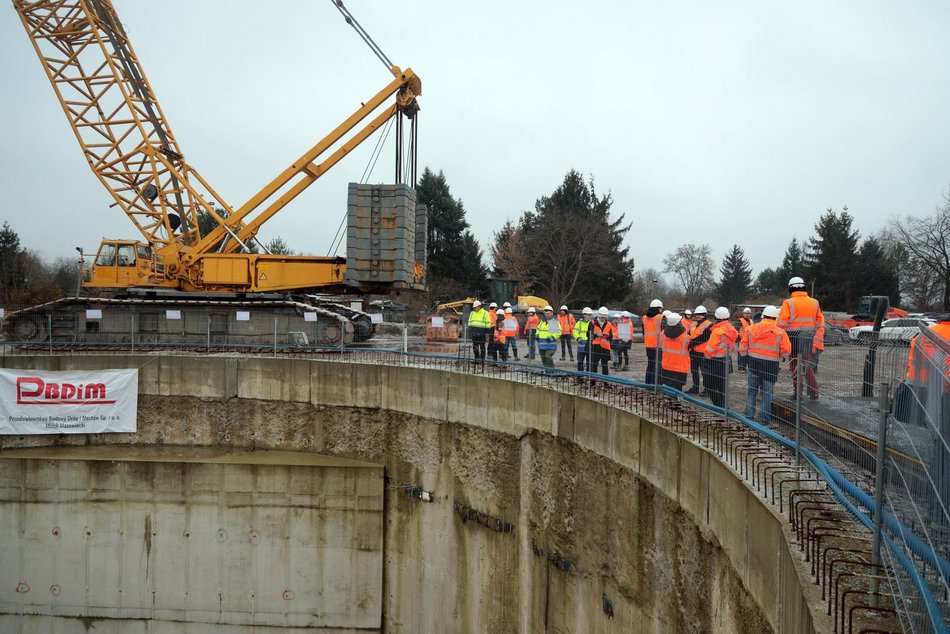 Tunel średnicowy pod Łodzią. Tarcza Faustyna przebiła się na Żabieniec