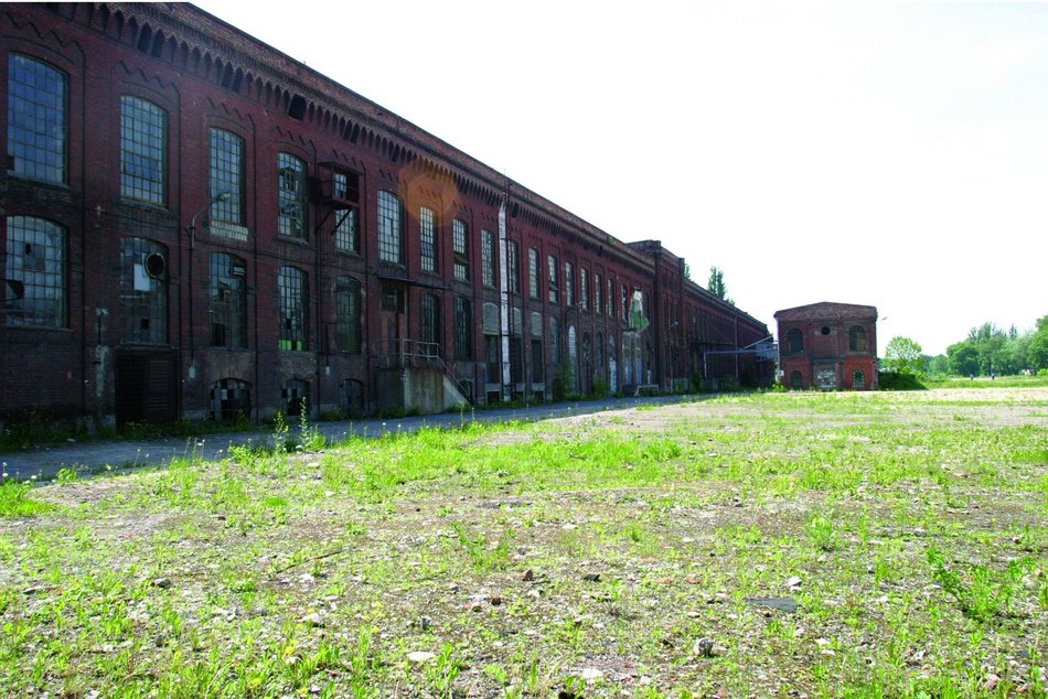 Manufaktura przed i po rewitalizacji