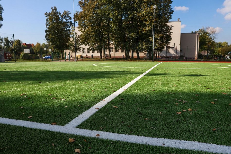 Łódź. Orlik przy Szkole Podstawowej nr 143 w Łodzi wyremontowany