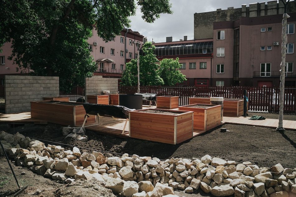 Łódź. Zielony skwer w centrum Łodzi rośnie w oczach! Jeszcze w sierpniu zakończą się prace