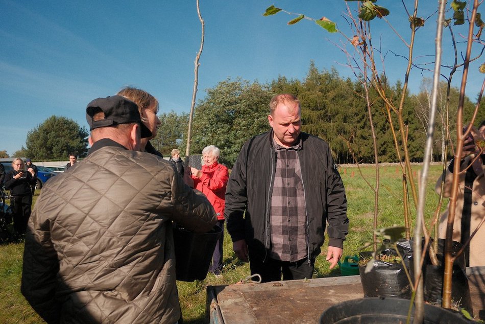 Las Młodej Łodzi powiększył się! Nowe dęby i lipy na pamiątkę narodzin dziecka