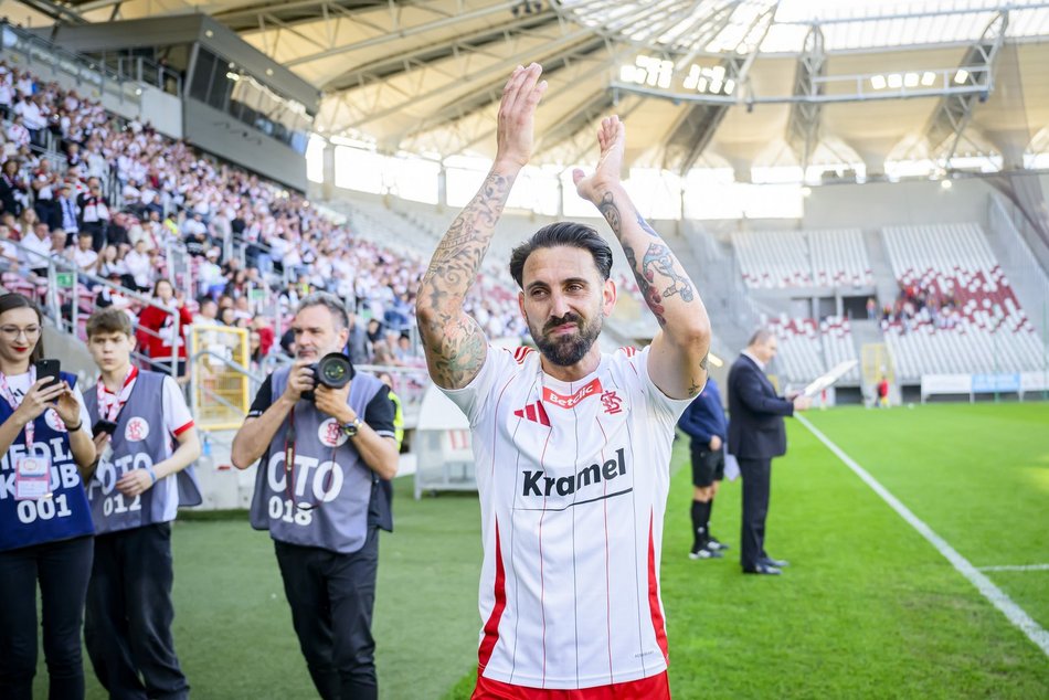 ŁKS Łódź kompletuje kadrę i sztab. Są już pierwsze pożegnania