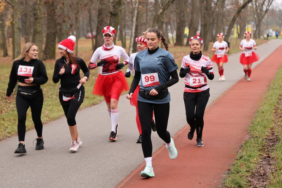 Bieg Niepodległościowa 5 w parku Na Zdrowiu w Łodzi. Odszukaj się w galerii!