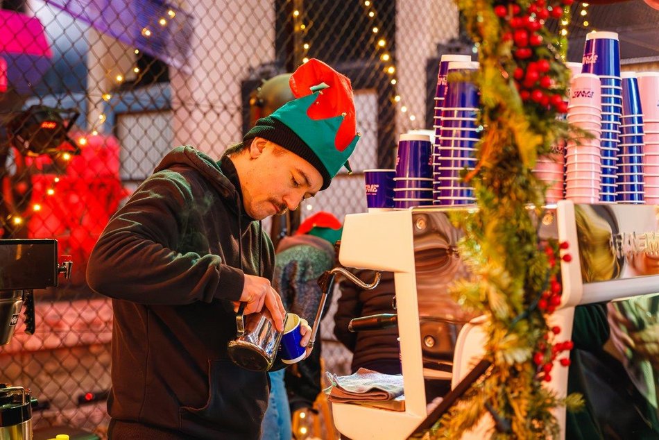 Łódź. Kulinarny Targ Świąteczny w Fuzji Łódź. Smakołyki, lodowe rzeźby i więcej