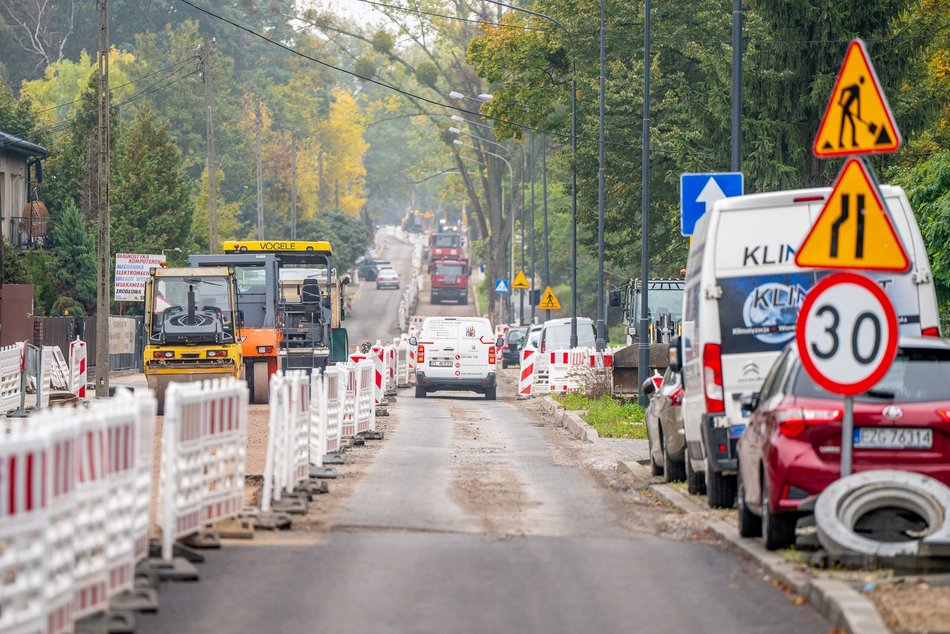 Remont Źródłowej w Łodzi. Jest już nowy asfalt, przystanki MPK Łódź prawie gotowe