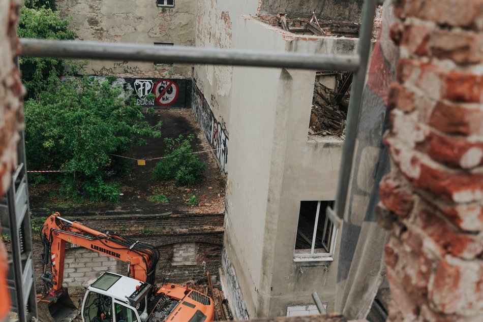Łódź. Trwa remont kamienicy przy Włókienniczej 1 w Łodzi. To ostatni element metamorfozy ulicy!