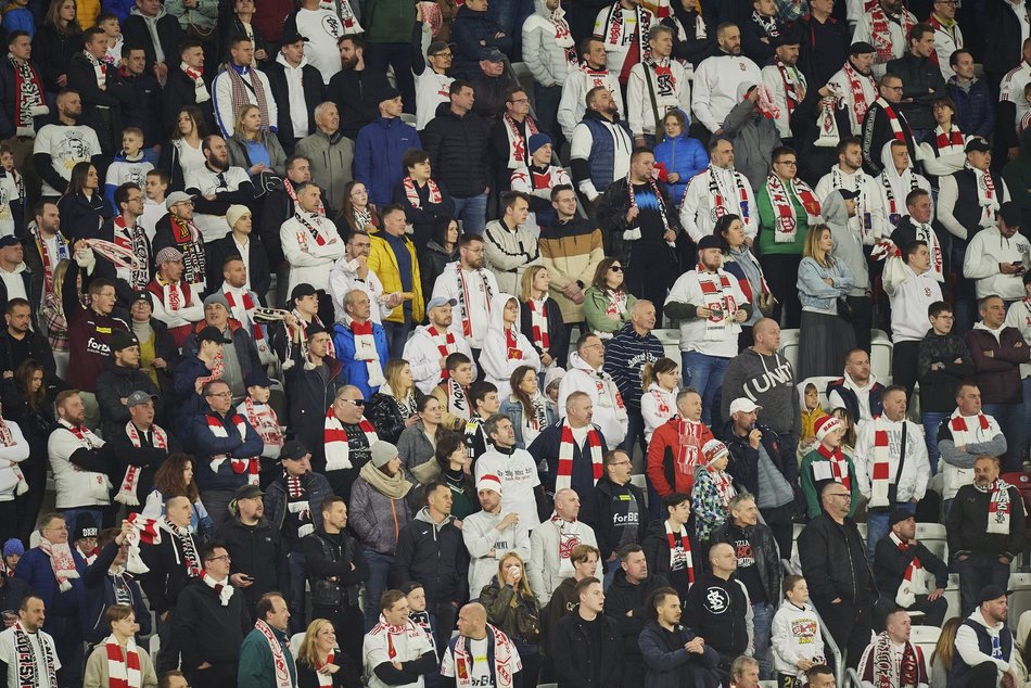 Kibice na meczu ŁKS Łódź - Wisła Kraków. Tłumy na trybunach