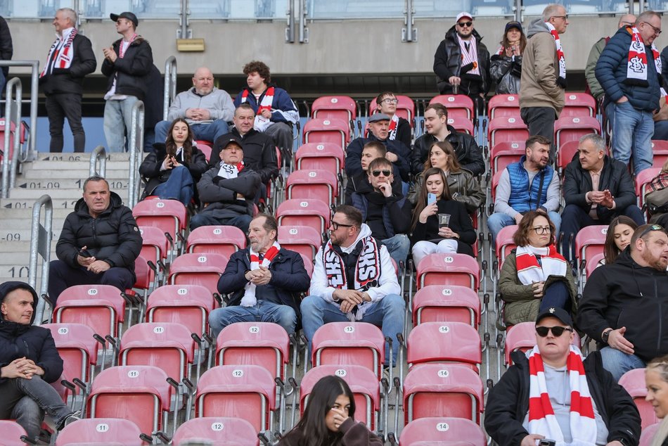 Łódź. Kibice na meczu ŁKS Łódź z Ruchem Chorzów. Byłeś/aś? Znajdź się w galerii!