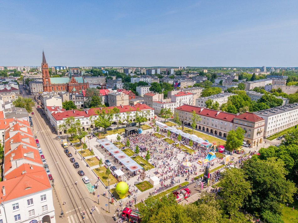 Łódź. Miejski Dzień Dziecka 2025 w Łodzi. Majka Jeżowska, dmuchańce i pokazy [ZDJĘCIA]