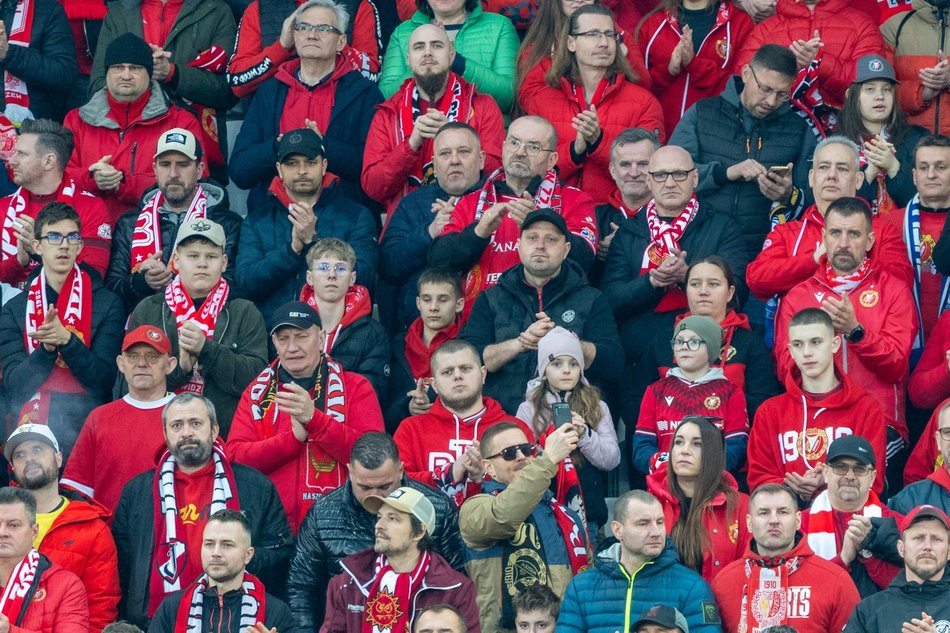 Łódź. Kibice na meczu Widzewa Łódź z Górnikiem Zabrze. Byłeś/aś? Znajdź się w galerii!