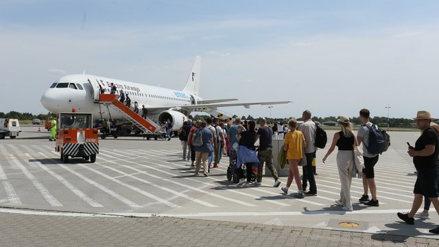 Lotnisko w Łodzi wystartowało z sezonem wakacyjnym. Dokąd polecieli łodzianie?
