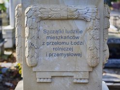 Stary Cmentarz w Łodzi. Odsłonięto Pomnik Pierwszych Łodzian