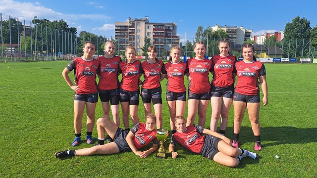 Rugby 7. Venol Atomówki Łódź wicemistrzyniami Polski w kategorii wiekowej U-16