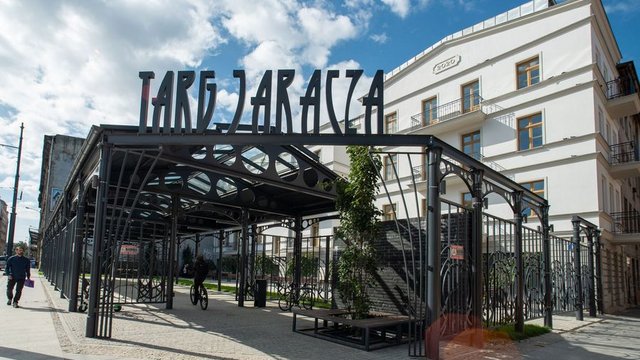 Wraca Targ Jaracza! Zrób codzienne zakupy na stylowym targu w centrum Łodzi