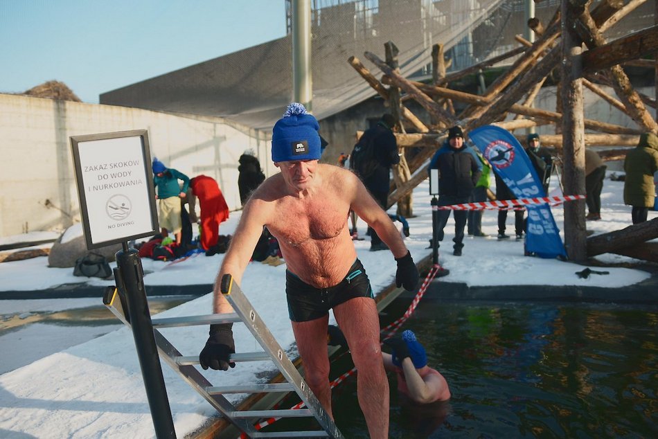 Łódź. Miłośnicy zimnych kąpieli w Orientarium Zoo Łódź