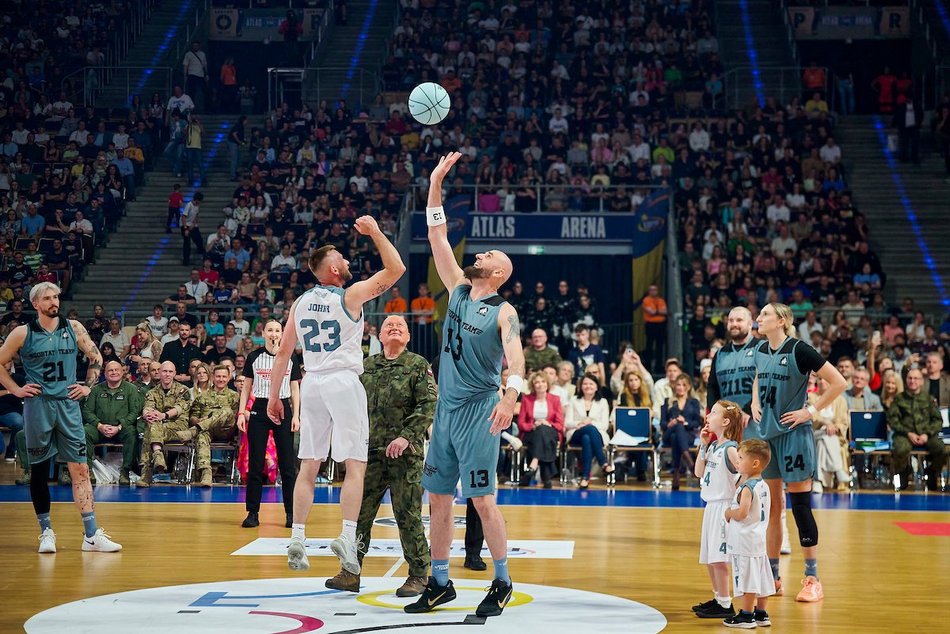 Łódź. Mecz Gortat Team vs NATO Team