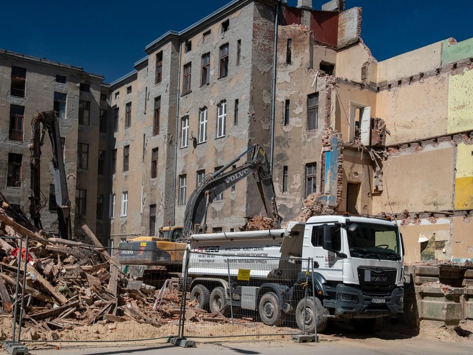 Rozbiórka przy Kilińskiego 49 na finiszu. Tramwaje MPK Łódź wrócą z opóźnieniem
