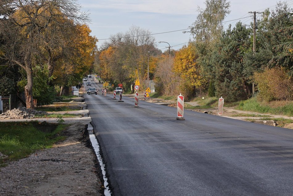 Nowy asfalt na Brzezińskiej