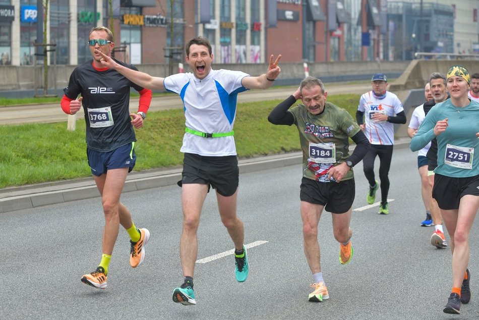 DOZ Maraton 2023. Brałeś udział w biegu? Znajdź się na zdjęciach!