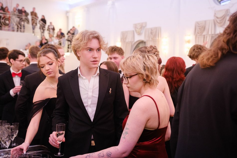 Studniówka XV w Łodzi. Niezapomniane chwile i piękne wspomnienia