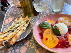 Łódź. Restauracja Olio w Łodzi. Pizza neapolitańska, bruschetty, foccacie i sałatki