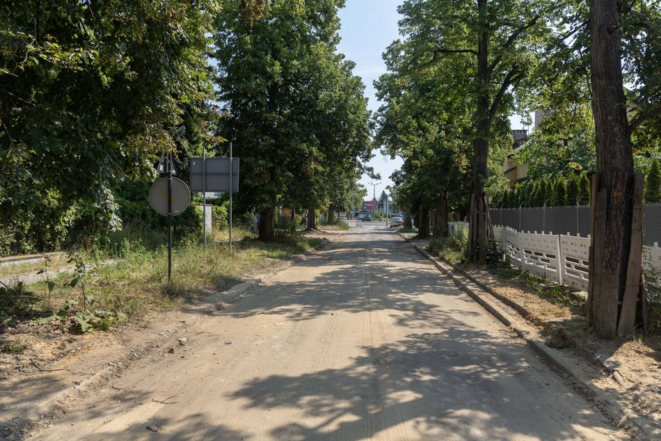 Łódź. Remont dróg na Julianowie w Łodzi. Jak przebiegają prace na Biegańskiego, Malwowej i Żarnowcowej?