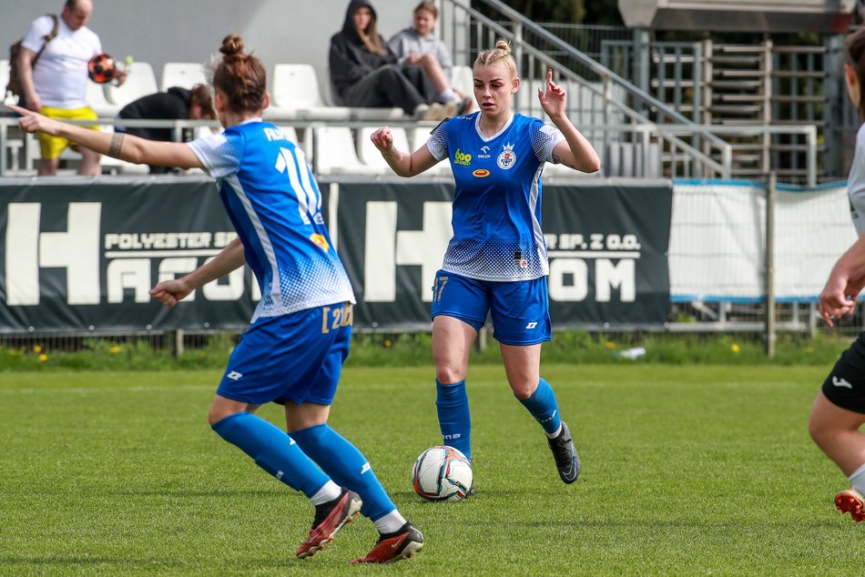 Piłkarki UKS SMS Łódź pokonały AP Orlen Gdańsk