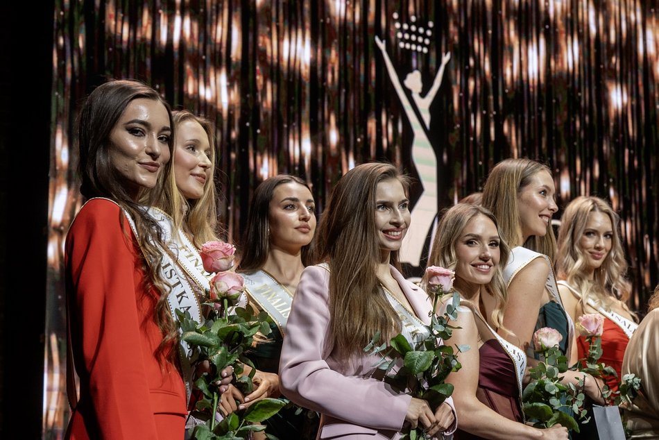 Przedstawienie finalistek Miss Polonia 2025 w Łodzi. Wzruszające pożegnanie Mai Klajdy