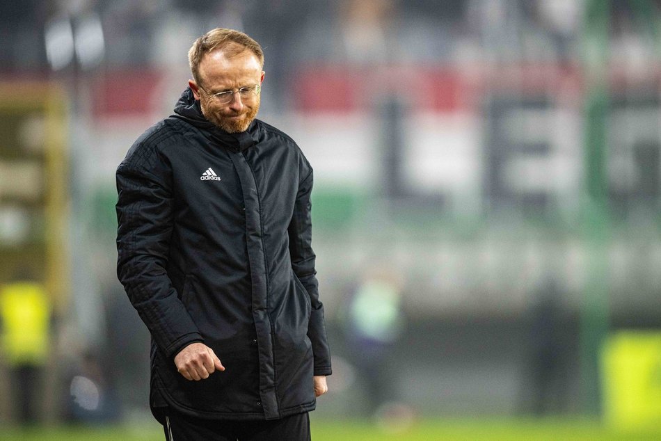 mężczyzna w kurtce