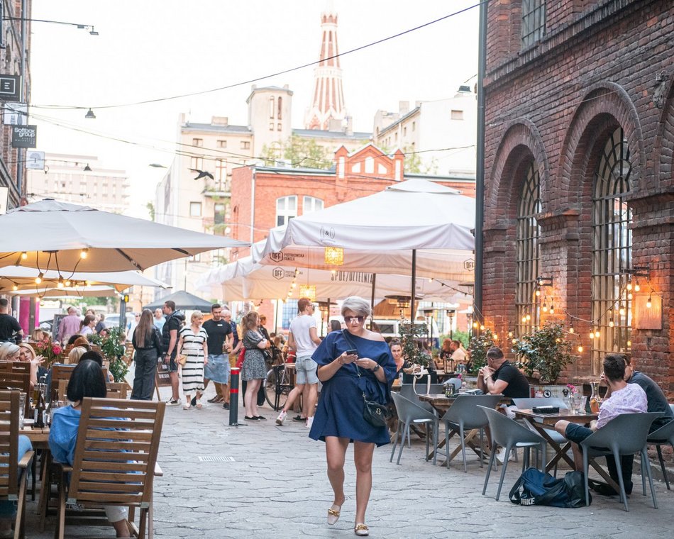 Tłumy łodzian i turystów na Piotrkowskiej