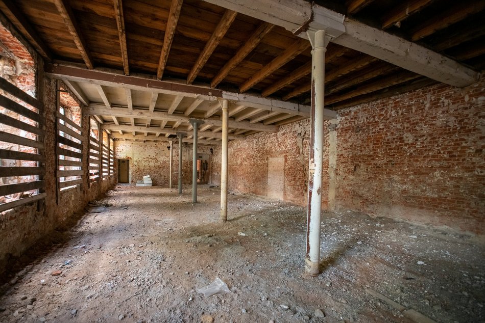 budynek przeznaczony do remontu