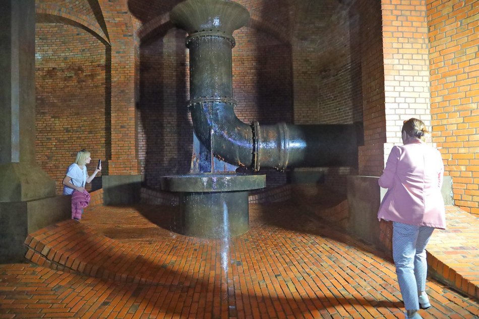 Zwiedzanie podziemnej katedry na Stokach z okazji 600. Urodzin Łodzi