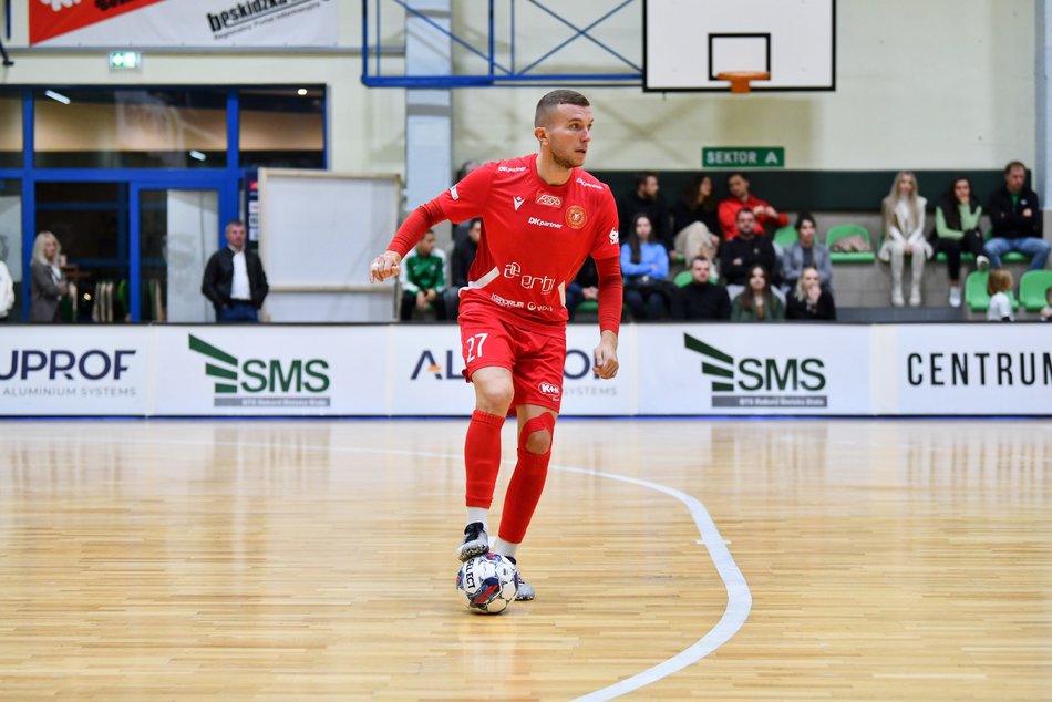 futsaliści na boisku