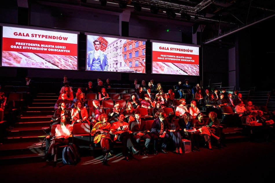 Łódź. Młodzi w Łodzi 2025. Stypendia dla najzdolniejszych rozdane