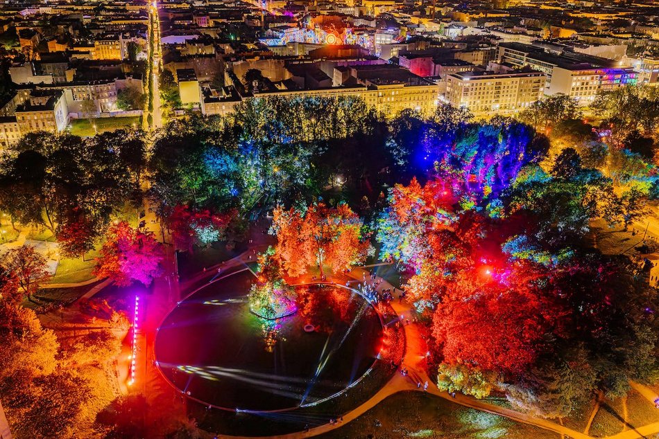 Park Staromiejski na Light Move Festival 2025 Łódź. Widzieliście go w takiej odsłonie?