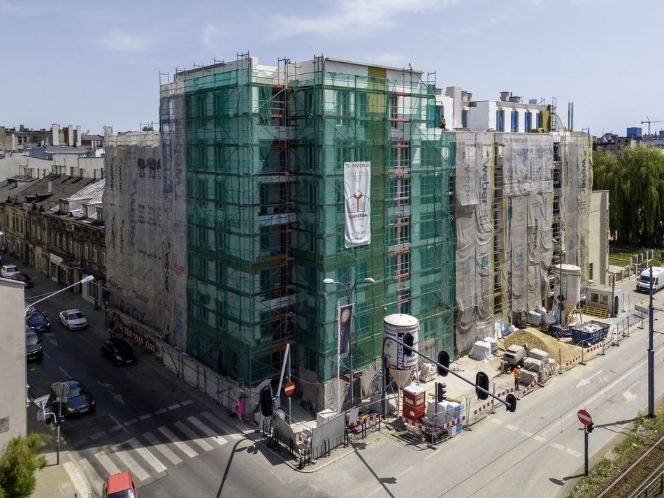 Budowa Białej Kamienicy u zbiegu Zachodniej i Więckowskiego