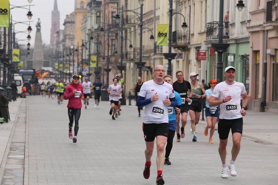 DOZ Maraton 2023. Brałeś udział w biegu? Znajdź się na zdjęciach!