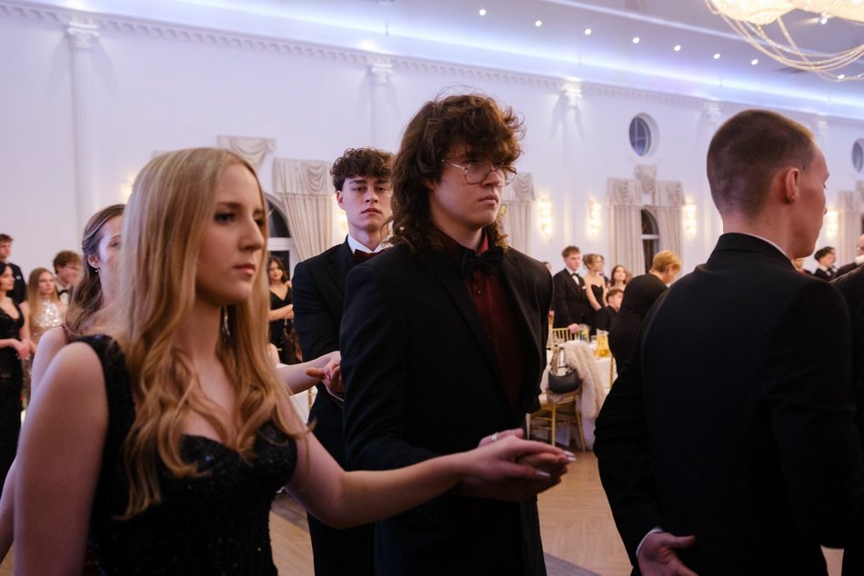 Studniówka XV w Łodzi. Niezapomniane chwile i piękne wspomnienia