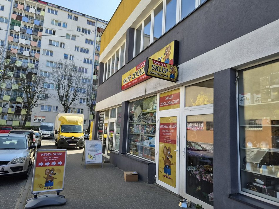 Łódź. Pionier na Dąbrowie. Sklep z kawą, zielarnia, zoologiczny, sale na imprezy