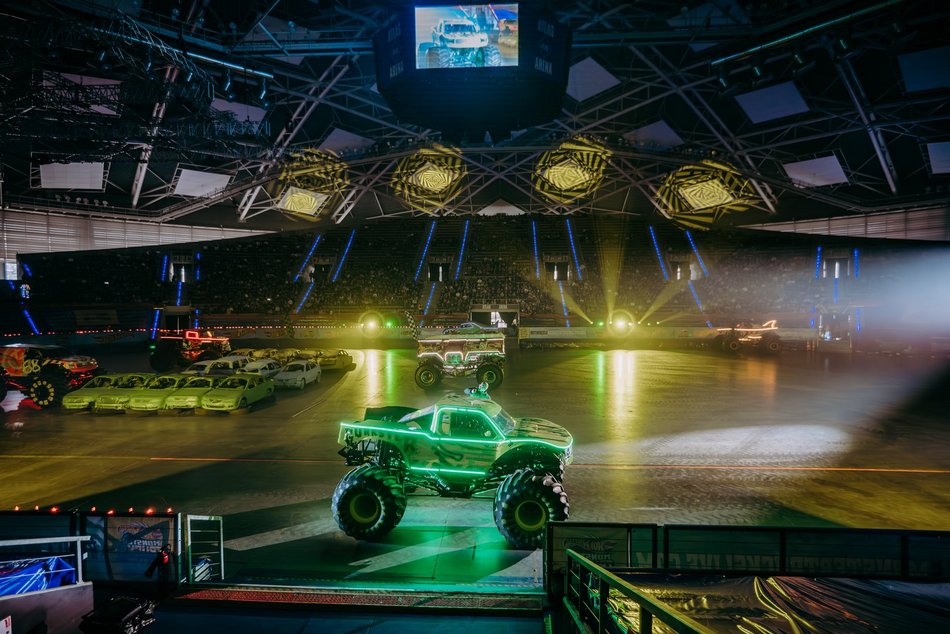 Świecące w ciemności Monster Trucki w Atlas Arenie